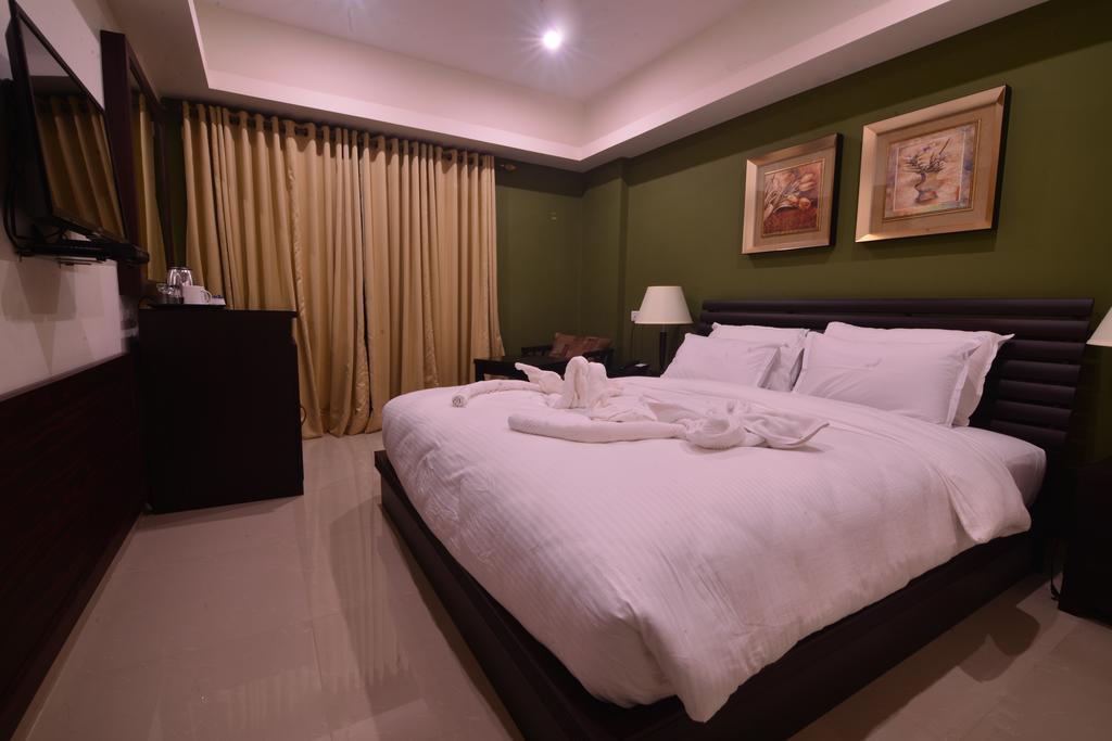 Seasons Hotel & Spa Madgaon Room photo